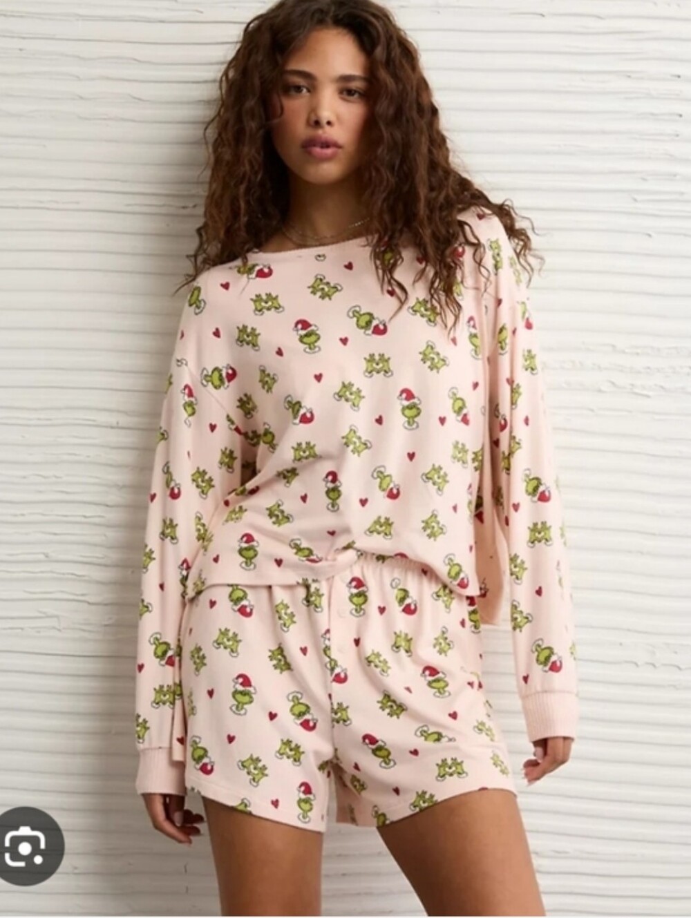 AMERICAN EAGLE NWT Grinch Pajamas Set